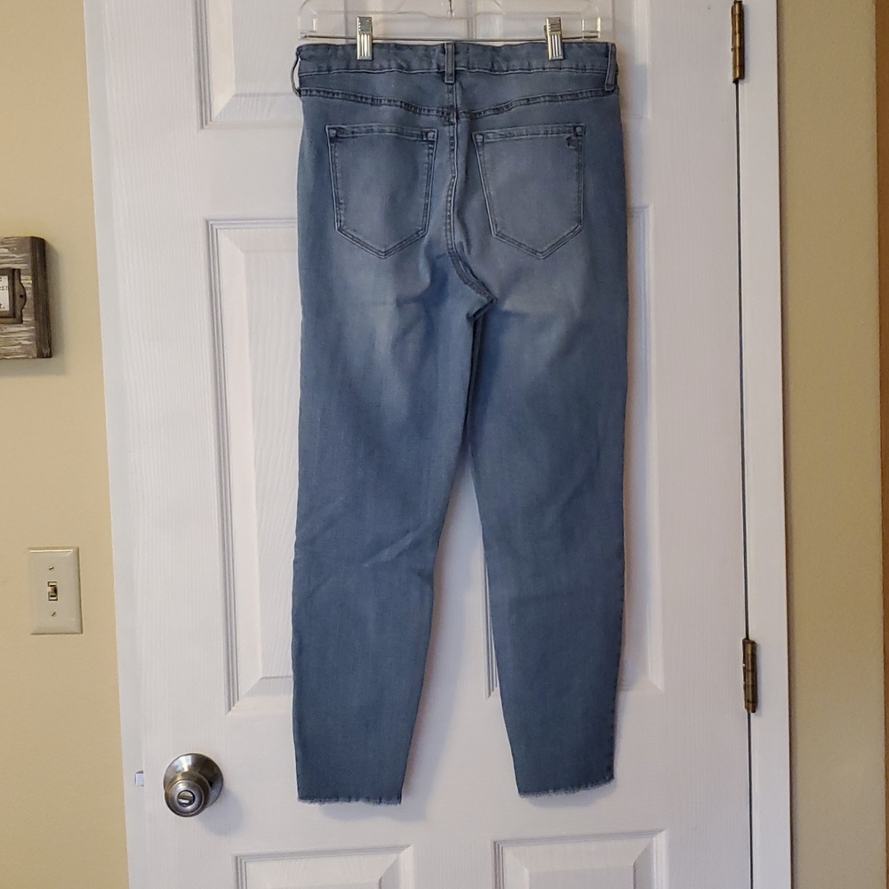 3 Prs Women’s Stretch Jeans - Light to Medium Wash Sz 8 - Picture 10 of 15